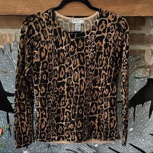Designer Originals Size Small Luxelon Animal Print Pullover Sweater